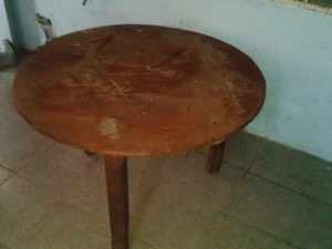 MESA DE MADERA